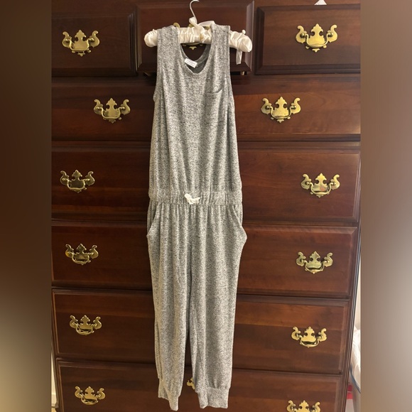 Gap size small or 6/7 long romper - Picture 3 of 10